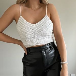 CUTE WHITE CROP
